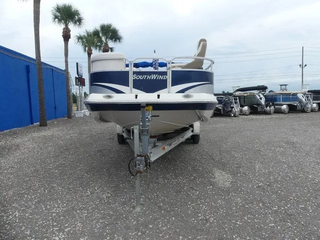 Slide: The Image of Southwind 229LC Hybrid Boat 229LC 2015 - 3