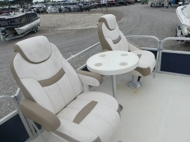 Slide: The Image of Southwind 229LC Hybrid Boat 229LC 2015 - 11