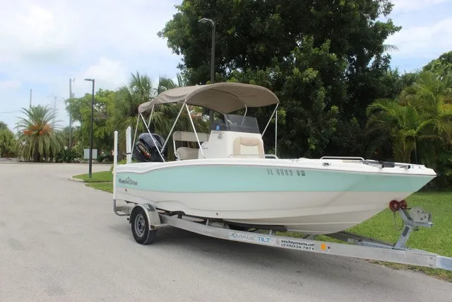 Slide: The Image of NauticStar 211 Angler 2018 - 3