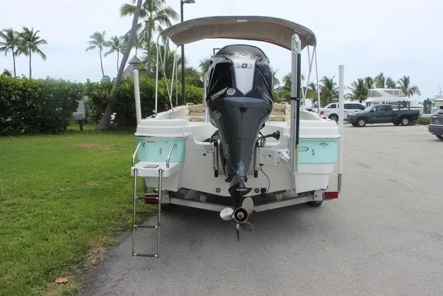 Slide: The Image of NauticStar 211 Angler 2018 - 6