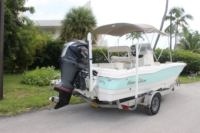 Slide: The Image of NauticStar 211 Angler 2018 - 5