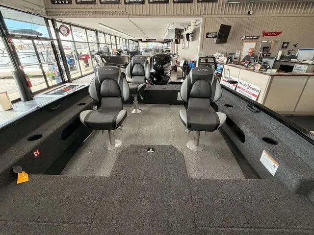Slide: The Image of Lund 1775 Pro Guide Tiller 2025 - 5