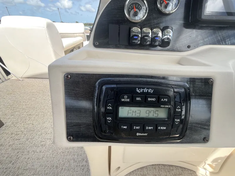 Slide: The Image of Grand GT2380RF 2019 - 35