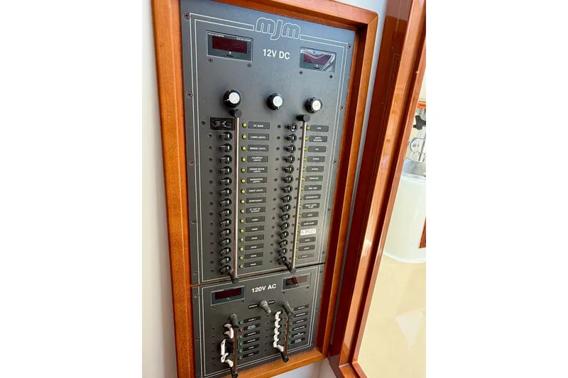 Slide: The Image of Electrical panel of 2009 MJM 29z Downeast boat with 12V DC and 120V AC systems. - 16