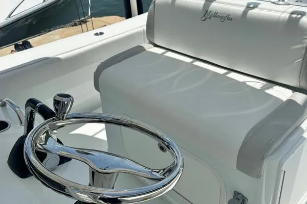 Slide: The Image of Yellowfin 32 Offshore 2012 - 28