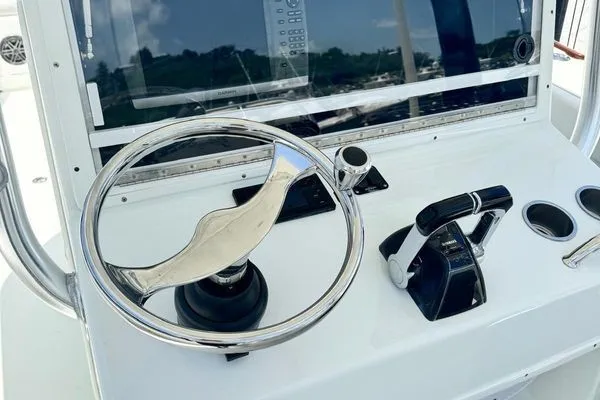 Slide: The Image of Yellowfin 32 Offshore 2012 - 30