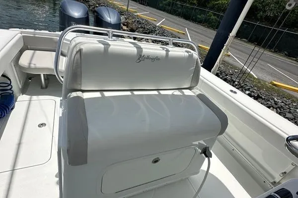 Slide: The Image of Yellowfin 32 Offshore 2012 - 26