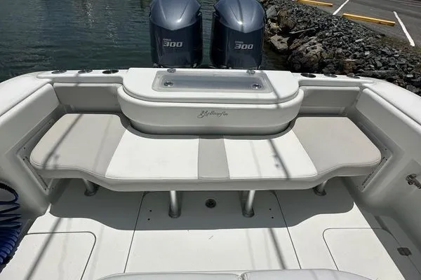 Slide: The Image of Yellowfin 32 Offshore 2012 - 20