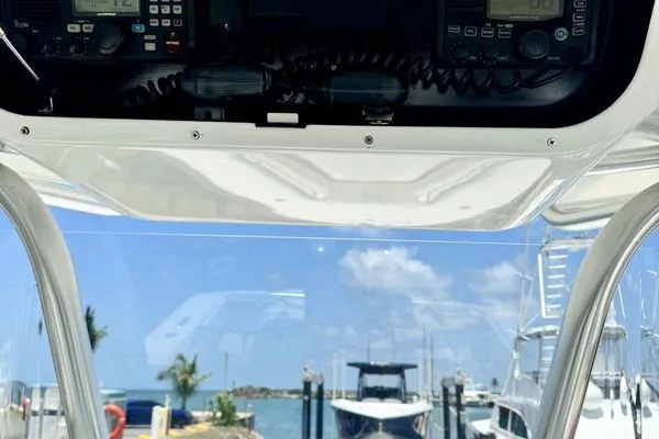 Slide: The Image of Yellowfin 32 Offshore 2012 - 34