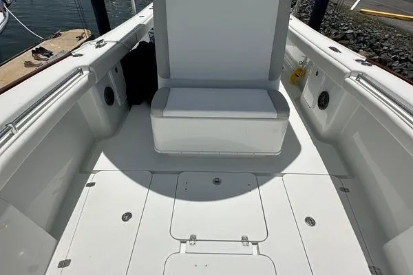 Slide: The Image of Yellowfin 32 Offshore 2012 - 41