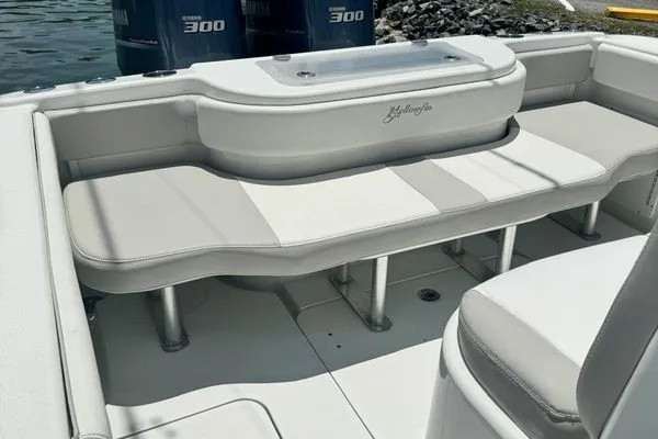 Slide: The Image of Yellowfin 32 Offshore 2012 - 22