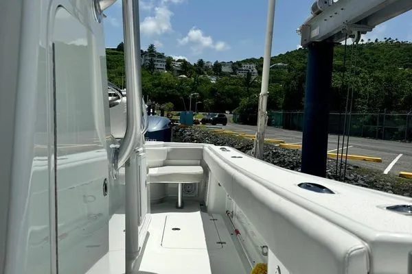 Slide: The Image of Yellowfin 32 Offshore 2012 - 38