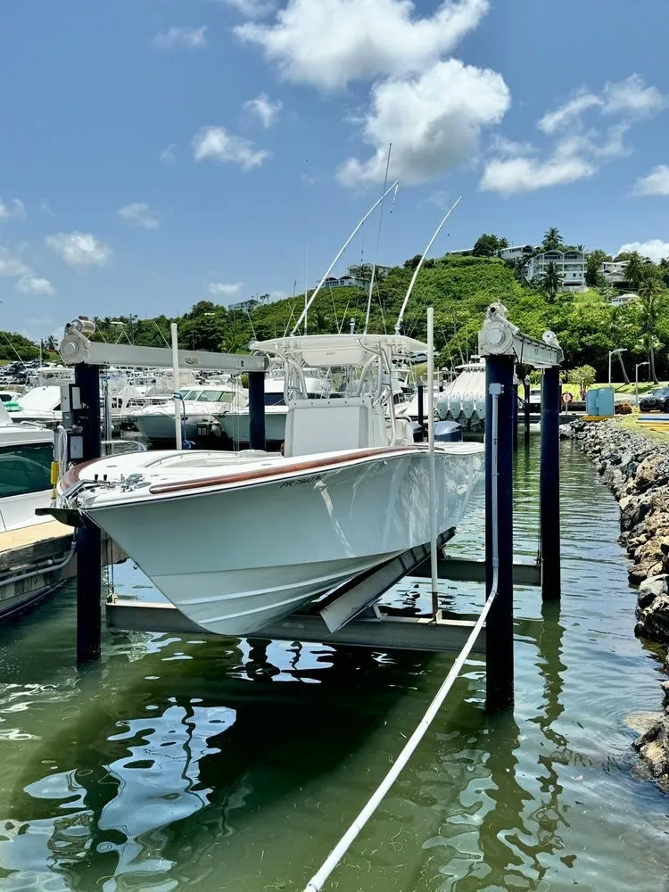 The Image of Yellowfin 32 Offshore 2012 - 0