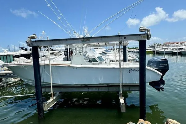 Slide: The Image of Yellowfin 32 Offshore 2012 - 3