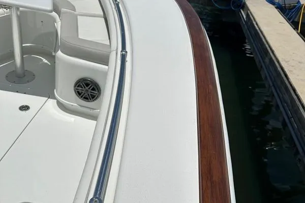 Slide: The Image of Yellowfin 32 Offshore 2012 - 51