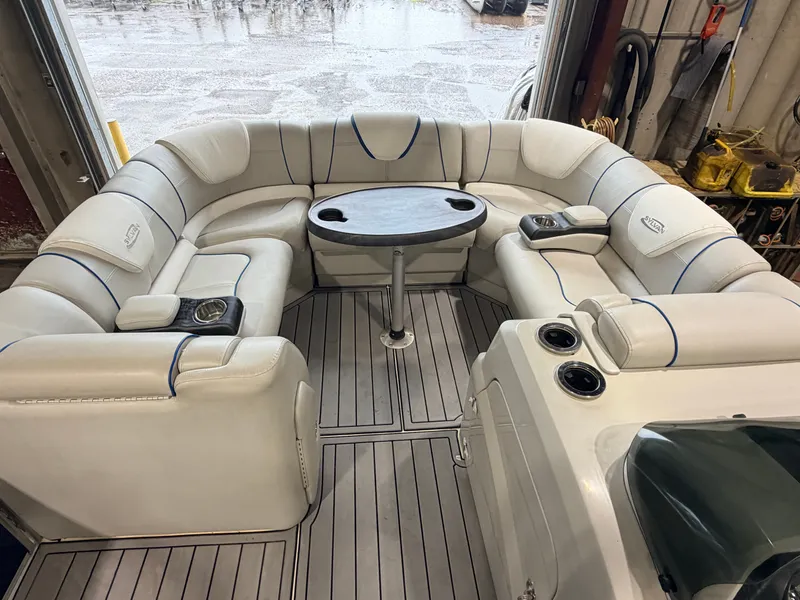Slide: The Image of Sylvan S3 Rear Lounge with Sport Tower & 150HP Yamaha SHO VMAX 2017 - 3