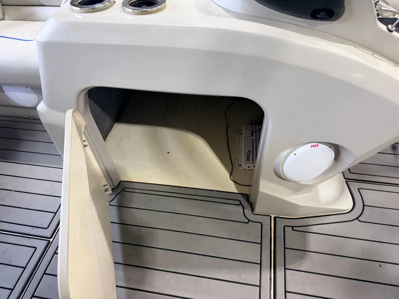 Slide: The Image of Sylvan S3 Rear Lounge with Sport Tower & 150HP Yamaha SHO VMAX 2017 - 25