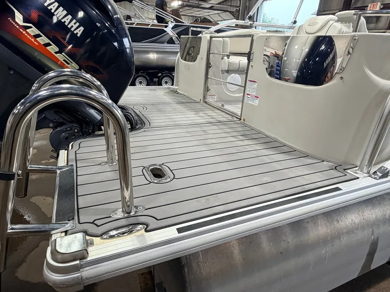 Slide: The Image of Sylvan S3 Rear Lounge with Sport Tower & 150HP Yamaha SHO VMAX 2017 - 50