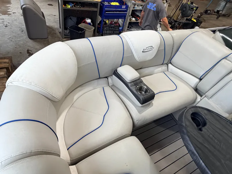 Slide: The Image of Sylvan S3 Rear Lounge with Sport Tower & 150HP Yamaha SHO VMAX 2017 - 12