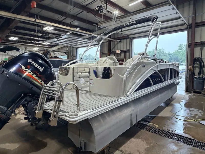 Slide: The Image of Sylvan S3 Rear Lounge with Sport Tower & 150HP Yamaha SHO VMAX 2017 - 66