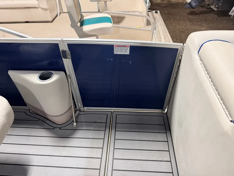 Slide: The Image of Sylvan S3 Rear Lounge with Sport Tower & 150HP Yamaha SHO VMAX 2017 - 47
