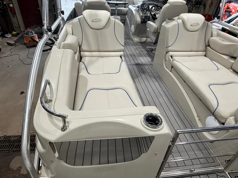 Slide: The Image of Sylvan S3 Rear Lounge with Sport Tower & 150HP Yamaha SHO VMAX 2017 - 64
