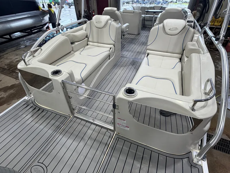 Slide: The Image of Sylvan S3 Rear Lounge with Sport Tower & 150HP Yamaha SHO VMAX 2017 - 62