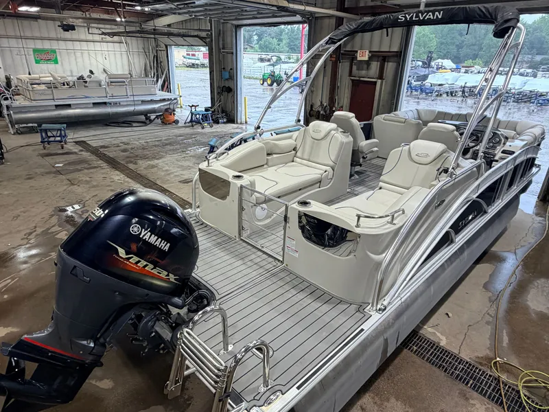 Slide: The Image of Sylvan S3 Rear Lounge with Sport Tower & 150HP Yamaha SHO VMAX 2017 - 7