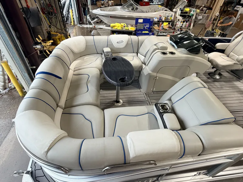 Slide: The Image of Sylvan S3 Rear Lounge with Sport Tower & 150HP Yamaha SHO VMAX 2017 - 21