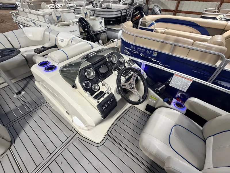 Slide: The Image of Sylvan S3 Rear Lounge with Sport Tower & 150HP Yamaha SHO VMAX 2017 - 29