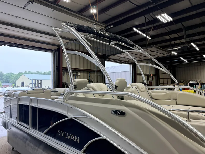 Slide: The Image of Sylvan S3 Rear Lounge with Sport Tower & 150HP Yamaha SHO VMAX 2017 - 84