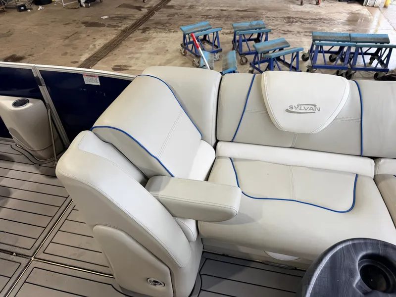 Slide: The Image of Sylvan S3 Rear Lounge with Sport Tower & 150HP Yamaha SHO VMAX 2017 - 17