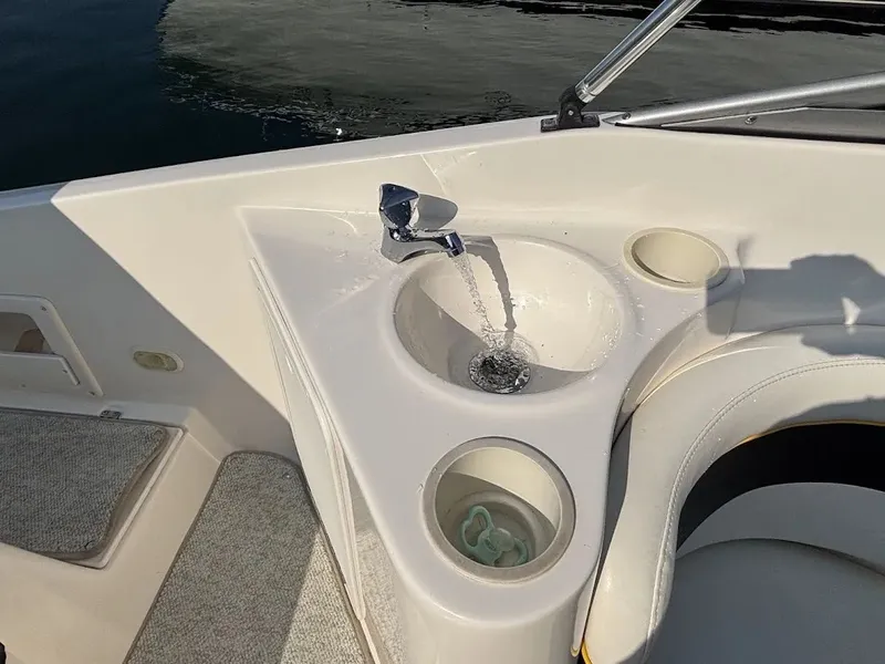 Slide: The Image of Rinker 232 Captiva Cuddy 2002 - 17
