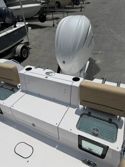 Slide: The Image of Sportsman Heritage 231 Center Console 2026 - 10