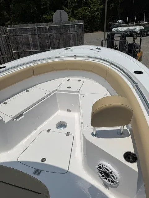 Slide: The Image of Sportsman Heritage 231 Center Console 2026 - 12