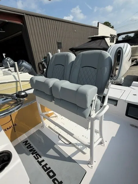 Slide: The Image of Sportsman Masters 247OE Bay Boat 2026 - 10