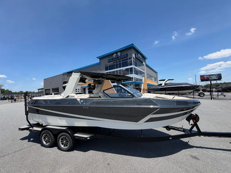 Slide: The Image of Nautique Super Air Nautique S23 2027 - 4