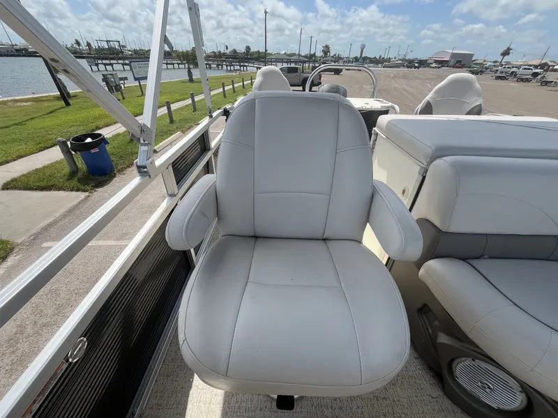 Slide: The Image of Grand GT2380RF 2019 - 36