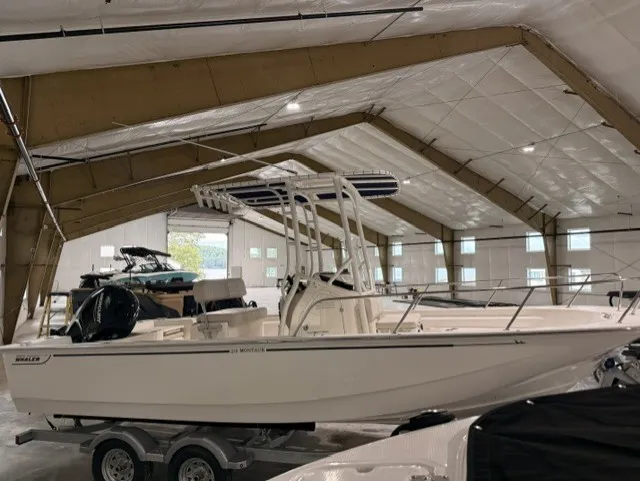 Slide: The Image of Boston Whaler 210 Montauk 2027 - 4