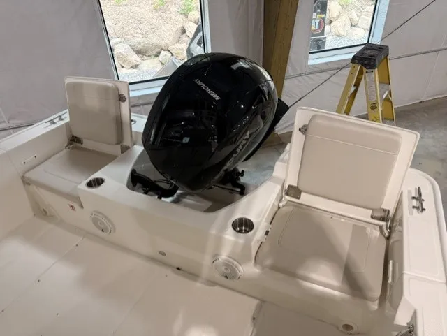 Slide: The Image of Boston Whaler 210 Montauk 2027 - 13