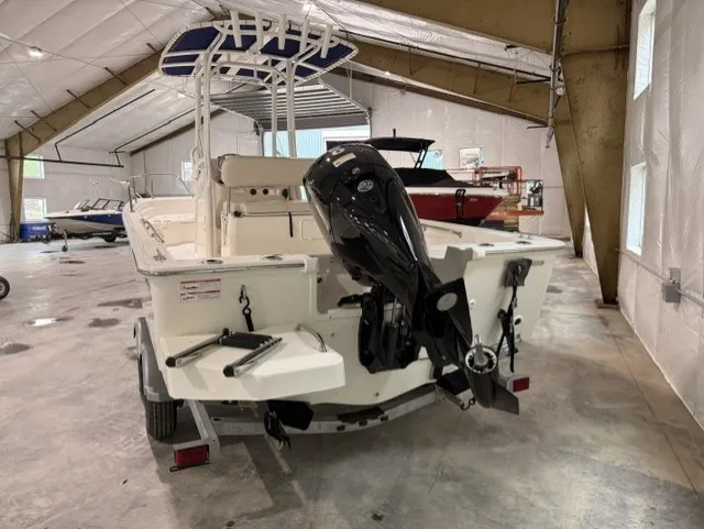 Slide: The Image of Boston Whaler 210 Montauk 2027 - 5