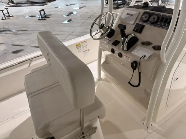 Slide: The Image of Boston Whaler 210 Montauk 2027 - 11