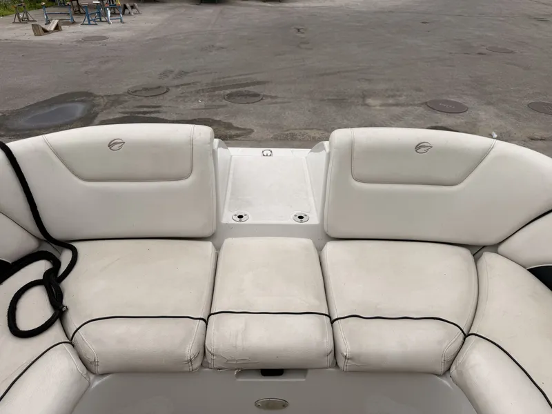 Slide: The Image of Crownline Boats 240 LS 2008 - 5