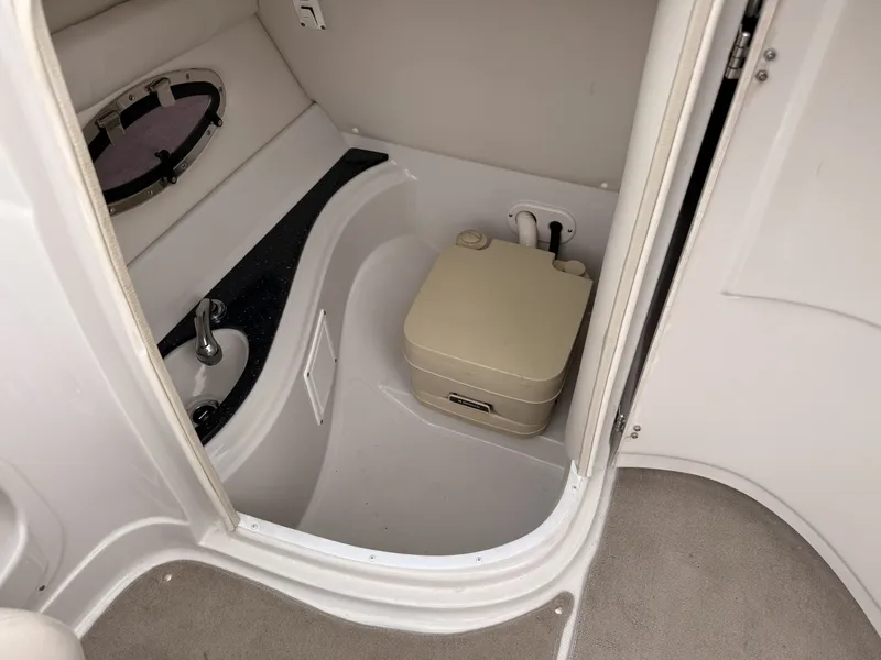 Slide: The Image of Crownline Boats 240 LS 2008 - 9