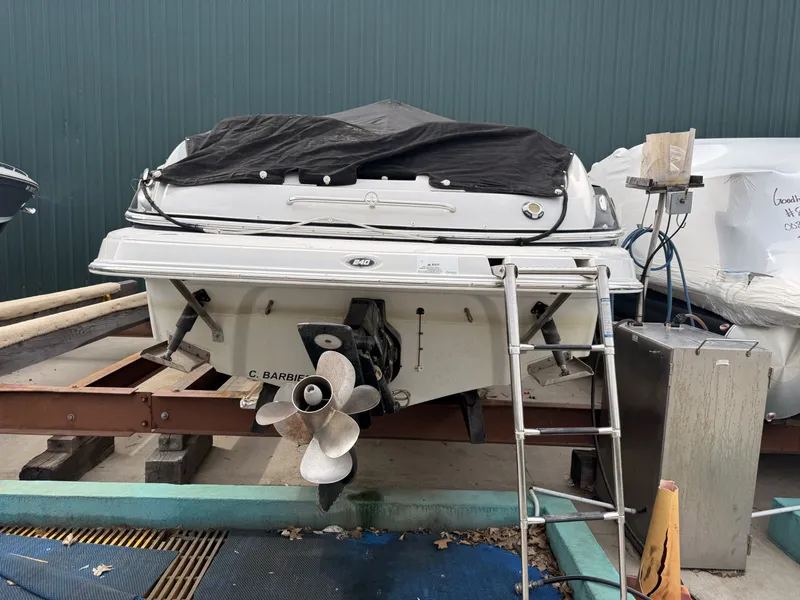 Slide: The Image of Crownline Boats 240 LS 2008 - 4