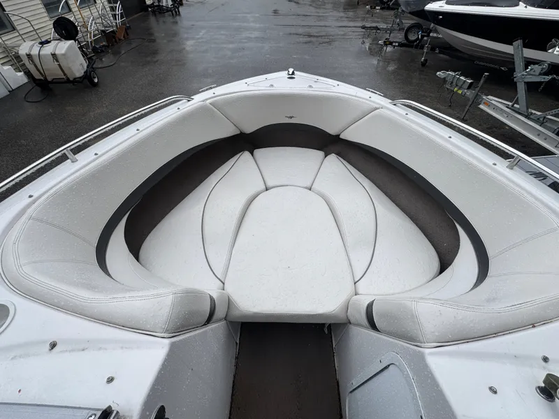 Slide: The Image of Four Winns 230 Horizon 2001 - 16