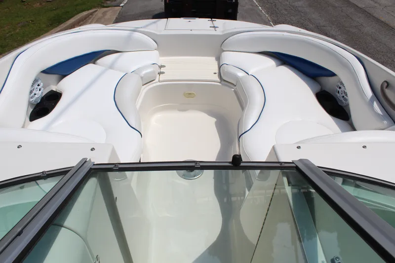 Slide: The Image of Monterey 223 SI Explorer 2005 - 13