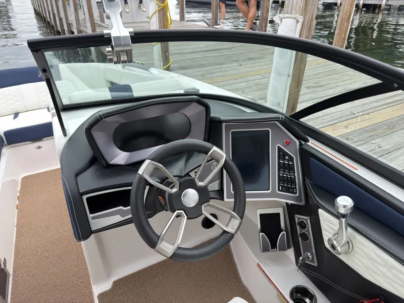 Slide: The Image of MasterCraft X24 2022 - 16