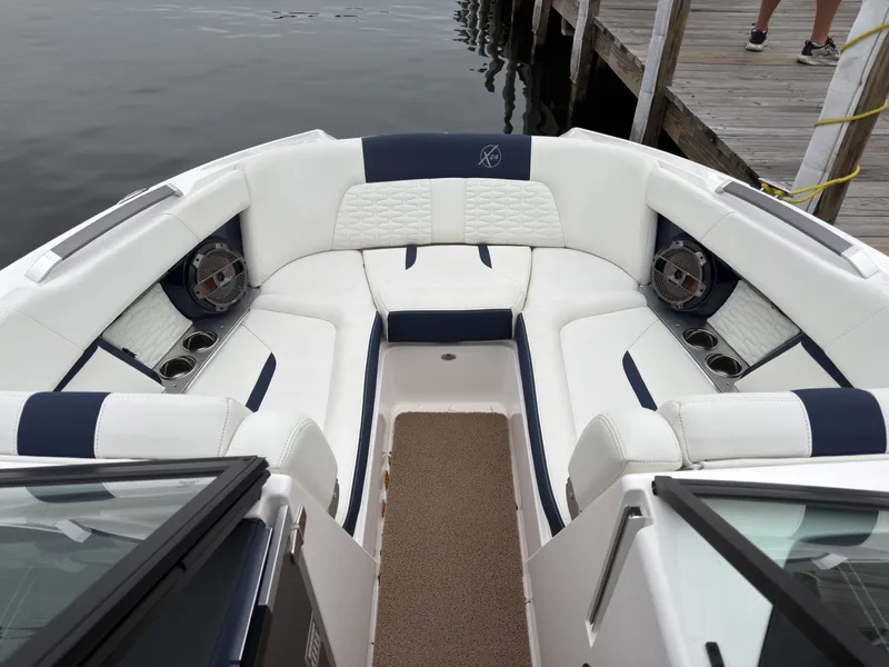 Slide: The Image of MasterCraft X24 2022 - 26