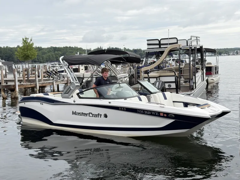 Slide: The Image of MasterCraft X24 2022 - 9